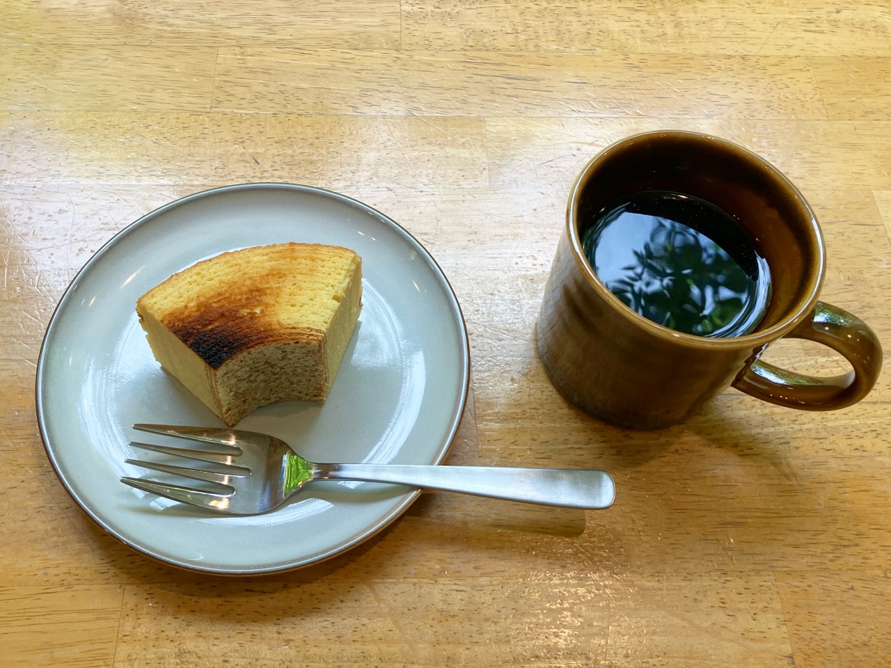 ARARAT CAFEのコーヒーとバウムクーヘン