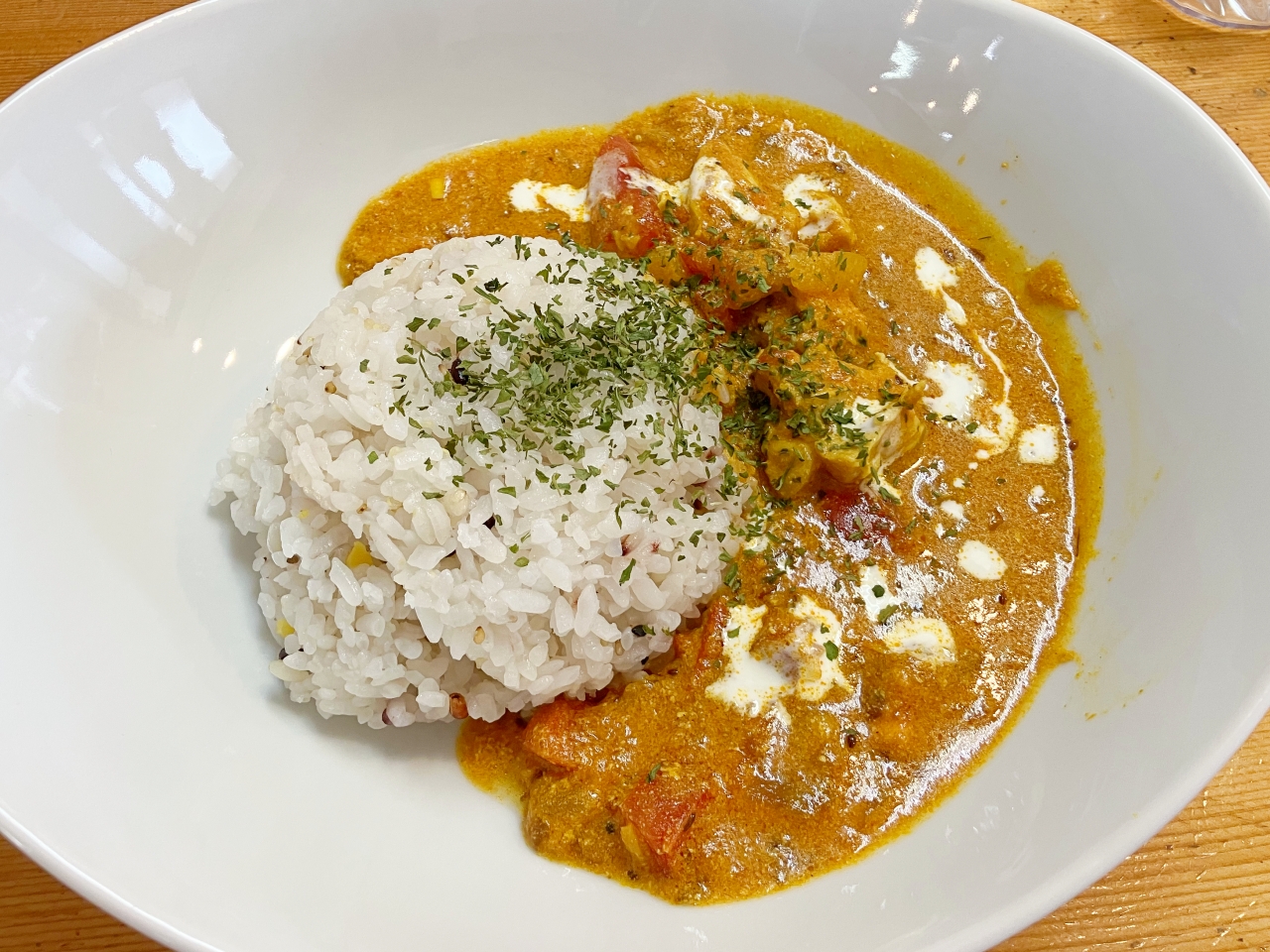 「スパイスキッチン YOHAKU」のカレー