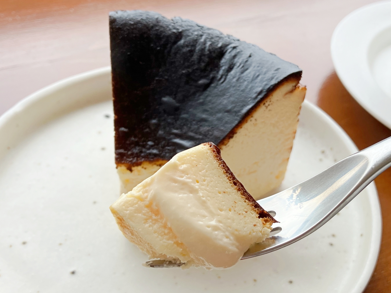 菓子ト珈琲 Pintoのバスクチーズケーキ
